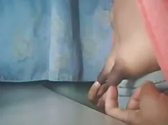 Hai sec phu de người ngoài trời